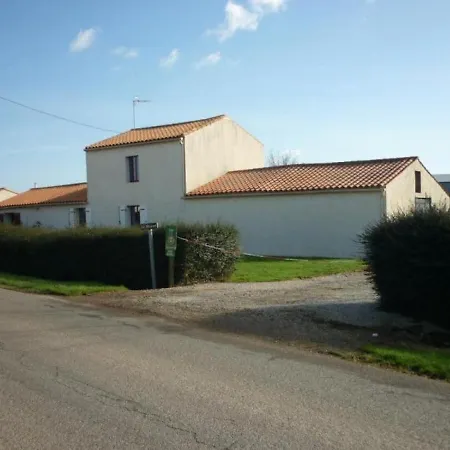 House Le Breuil * Le Bernard